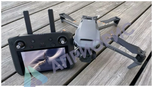 Квадрокоптер DJI Mavic 3 Fly More Combo